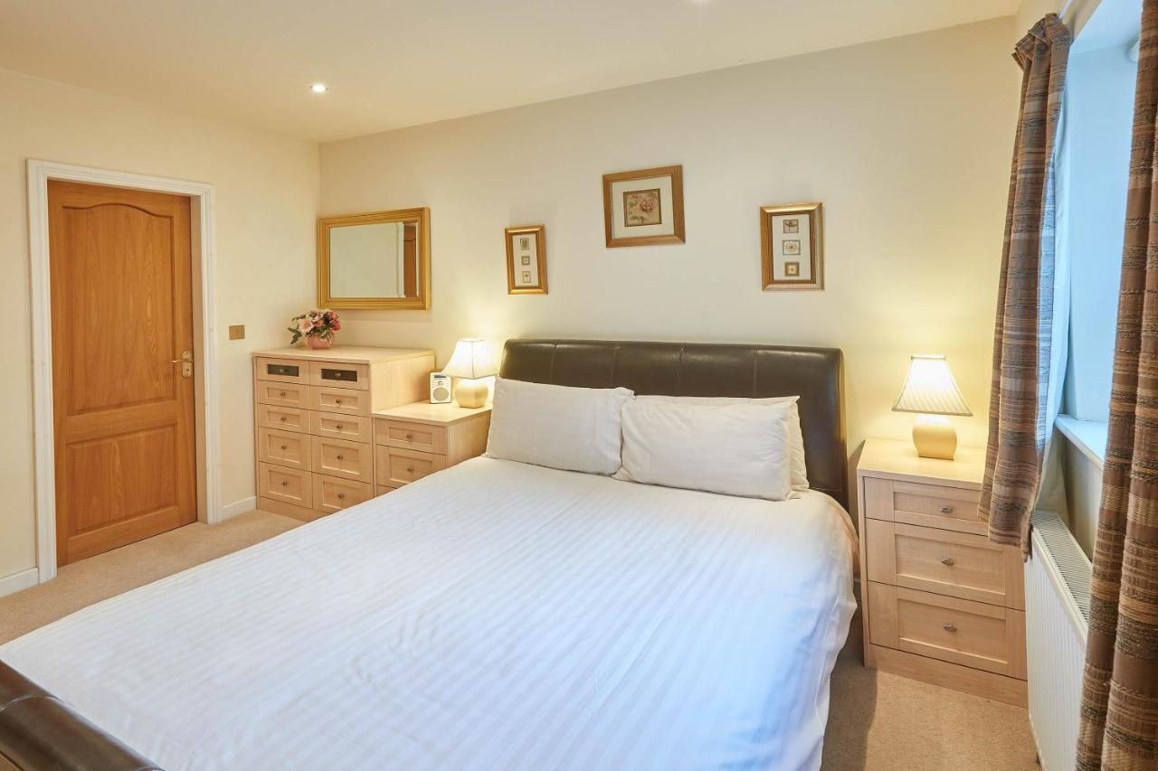 Host & Stay - Folkton Cottages Scarborough Bagian luar foto