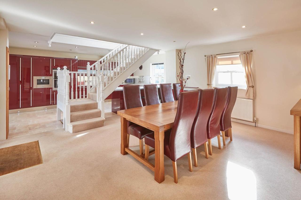 Host & Stay - Folkton Cottages Scarborough Bagian luar foto