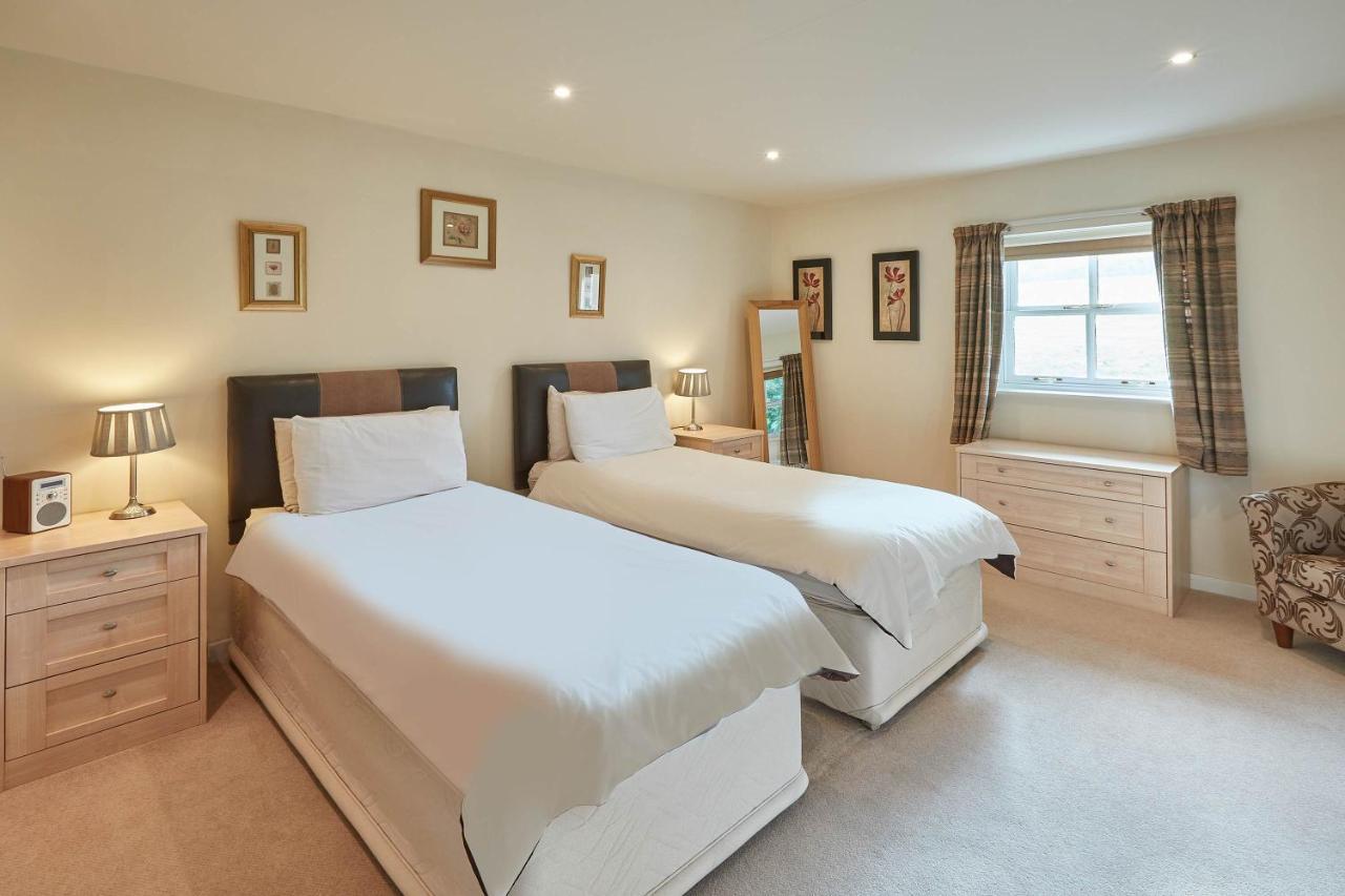 Host & Stay - Folkton Cottages Scarborough Bagian luar foto