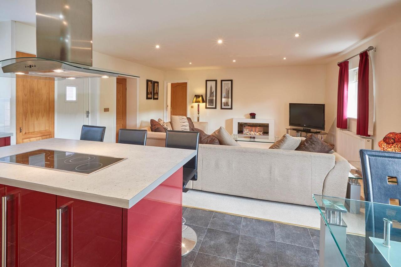 Host & Stay - Folkton Cottages Scarborough Bagian luar foto