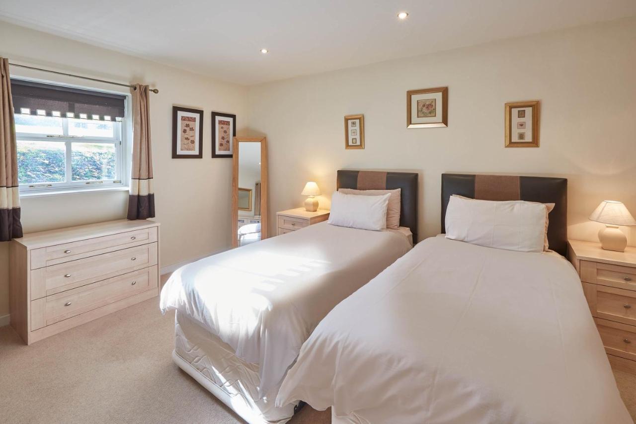 Host & Stay - Folkton Cottages Scarborough Bagian luar foto